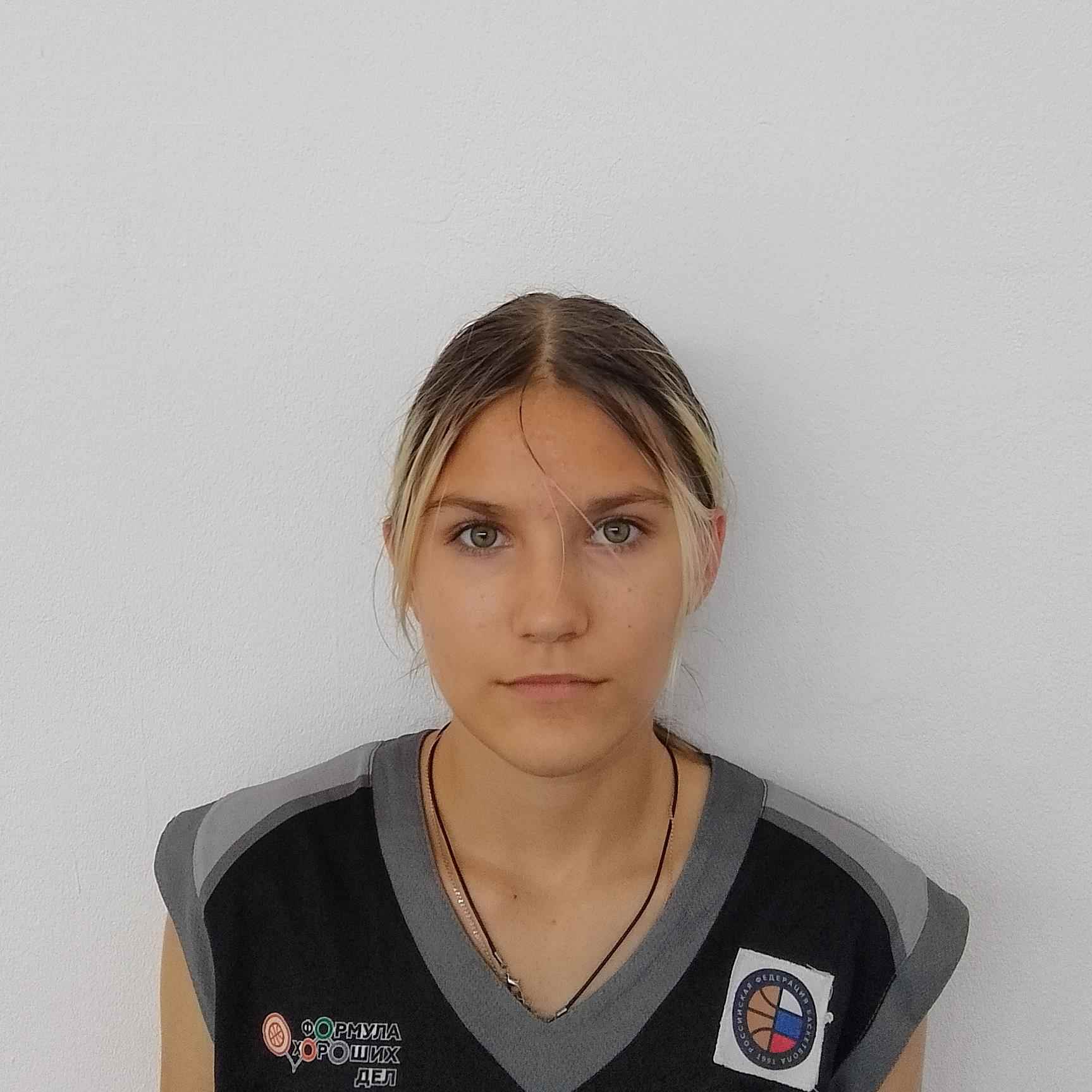 Каретникова Евгения