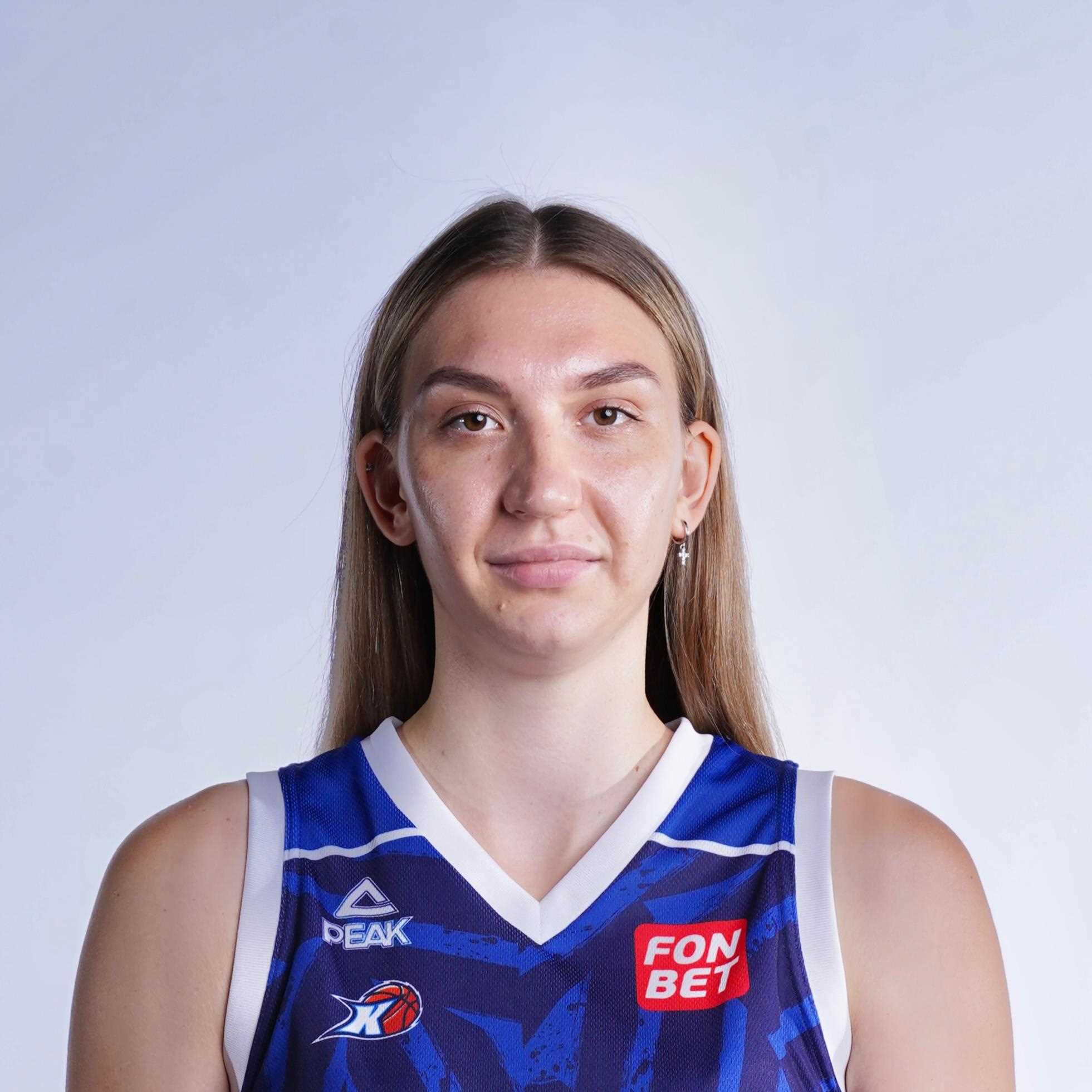 Алина Захарова