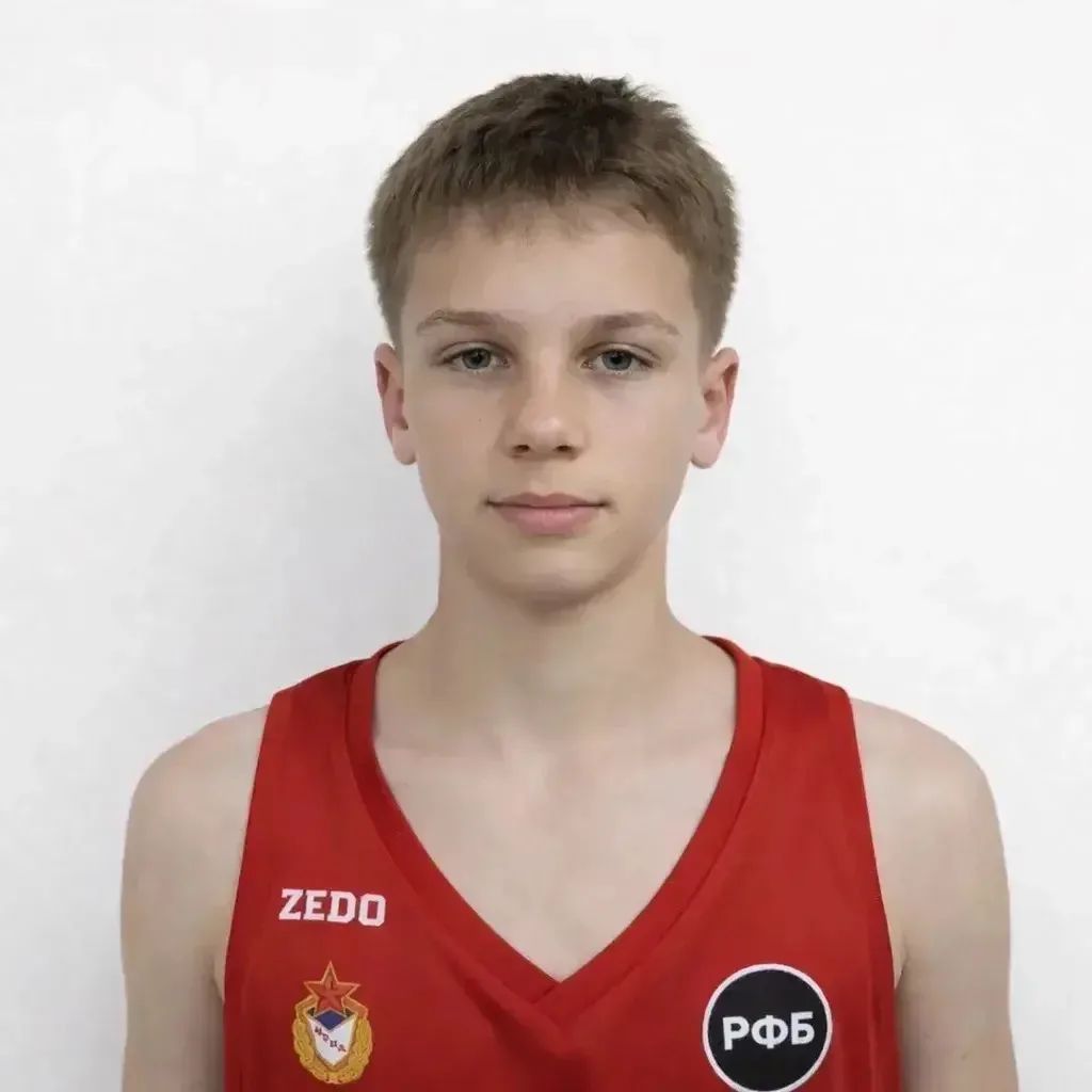 Гусаров Артем